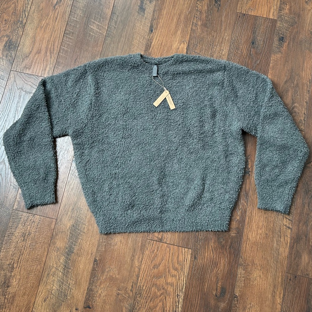 New with tags SKIMS crewneck cozy sweater